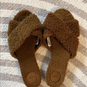 Women's Brown Fuzzy Cross-Band Slide Slippers